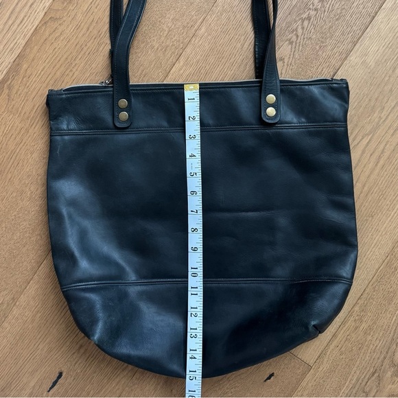 Maple Rose Leather - The Westcombe Signature Bag - Black Leather Tote - EUC - Picture 4 of 5